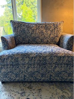 Oversized chair