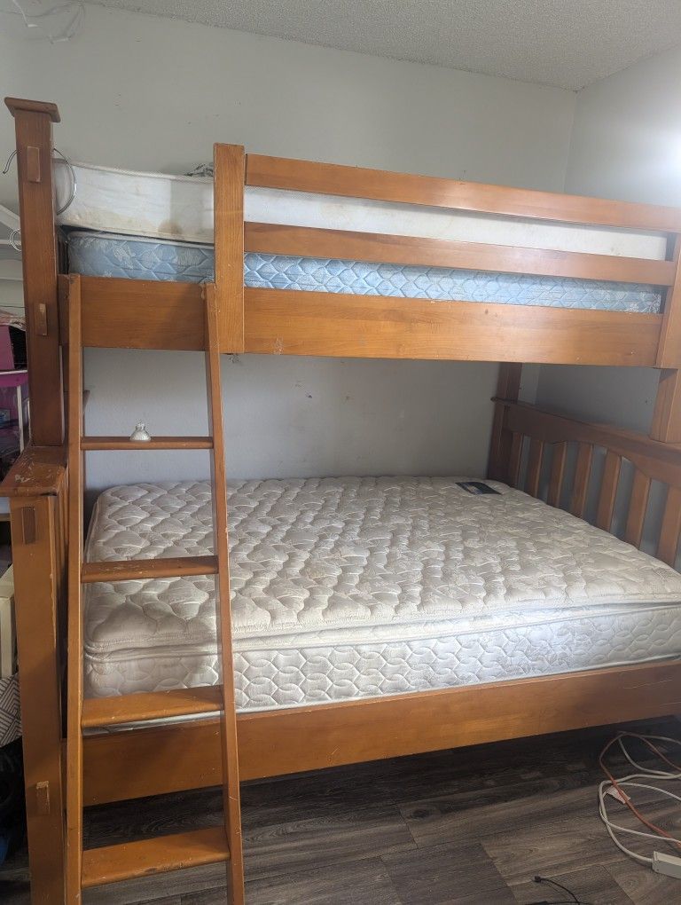 Solid Wood Bunk Bed With Mattresses