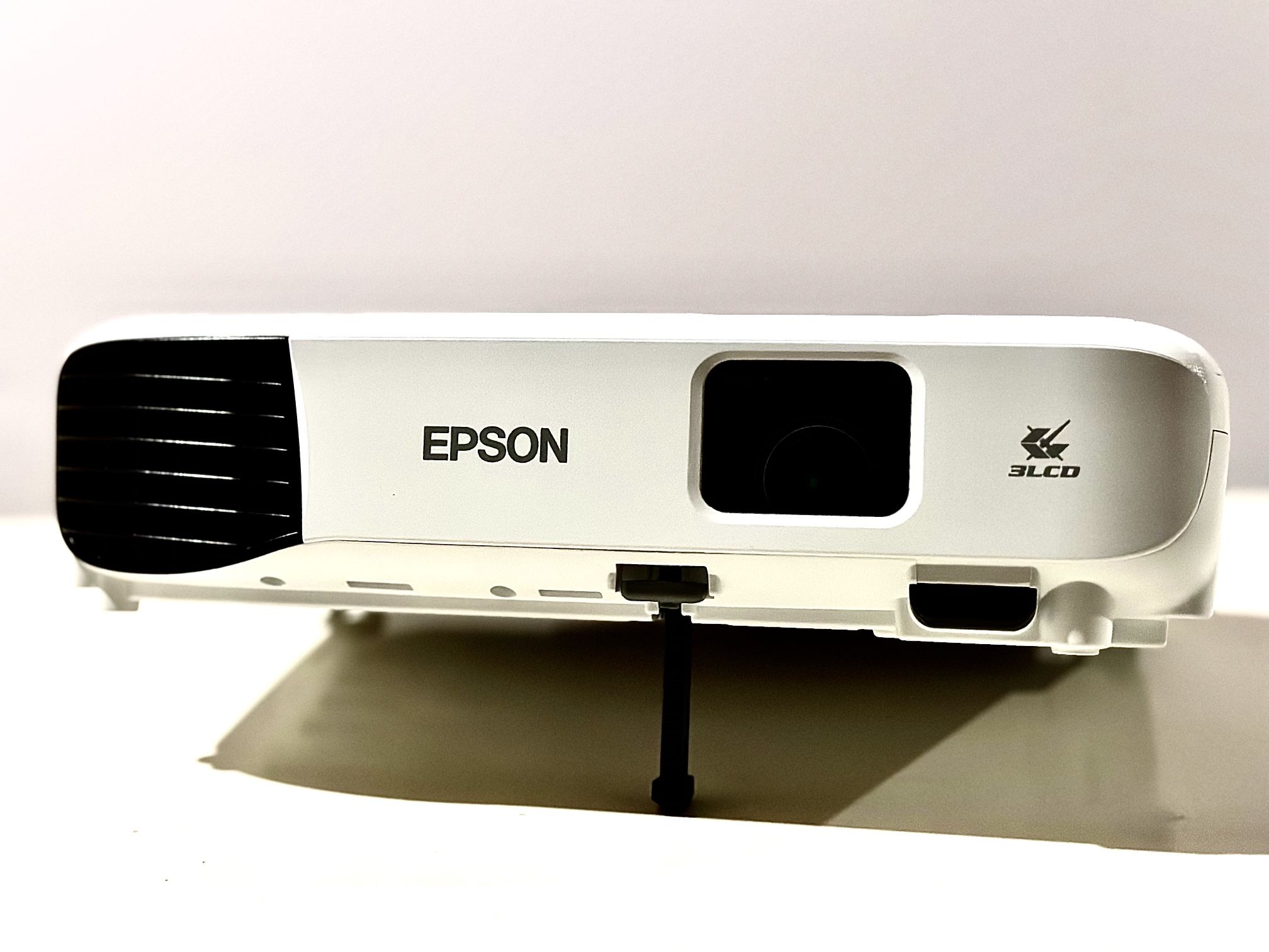 Epson EX3280 3 Chip 3LCD XGA Projector For Sale!!!!!