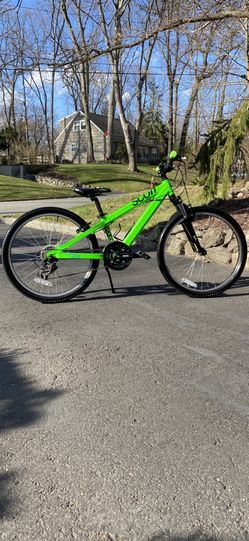 24” SCOTT Voltage JR24 21 Speed Mountain Bike Bicycle MINT Like New Condition