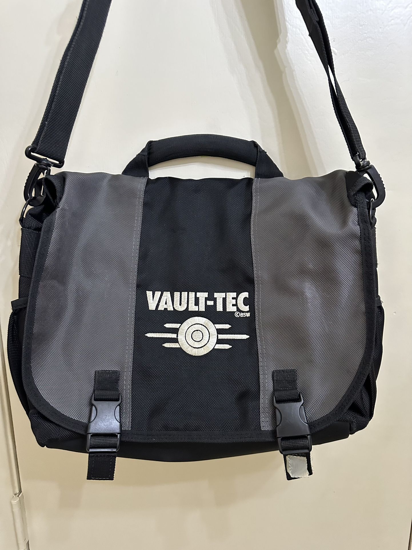 Rare Fallout Vault-Tec Messenger Bag