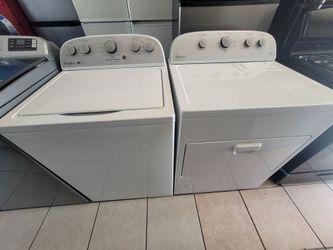 Whirlpool Washer and Gas Dryer Set