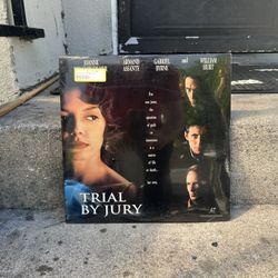 Trial by Jury (1994) – Widescreen LaserDisc (Sealed)  Movie Overview: Trial by Jury (1994) is a courtroom thriller starring William Hurt, Gabriel Byrn