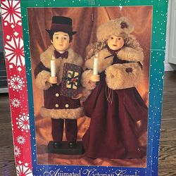 Animated Victorian Couple 