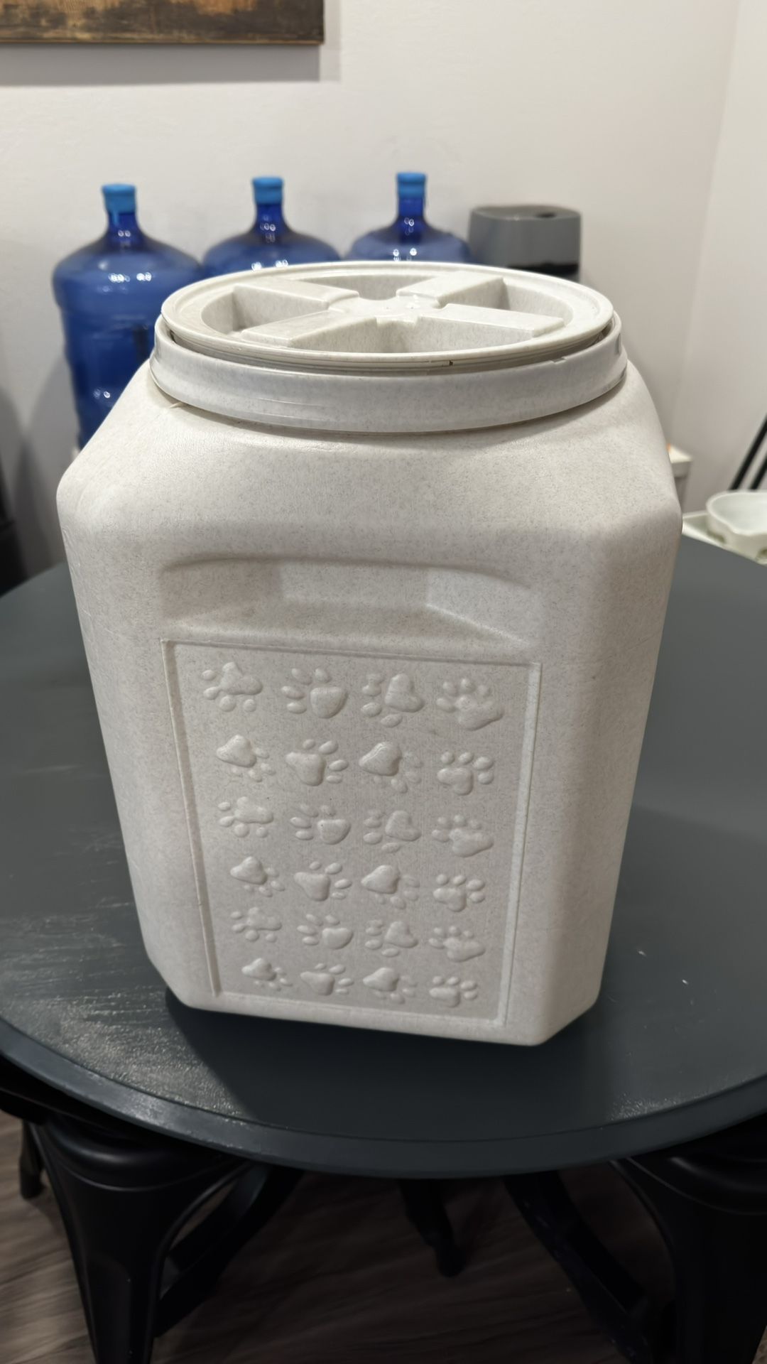 35lb Pet food container