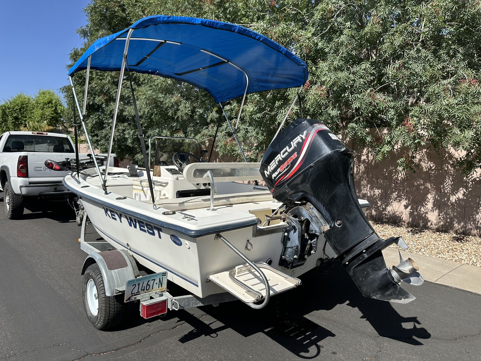 2000 Key West 1520 Center Console Fishing Boat