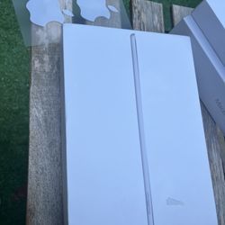 Ipad 9th gen box with stickers 