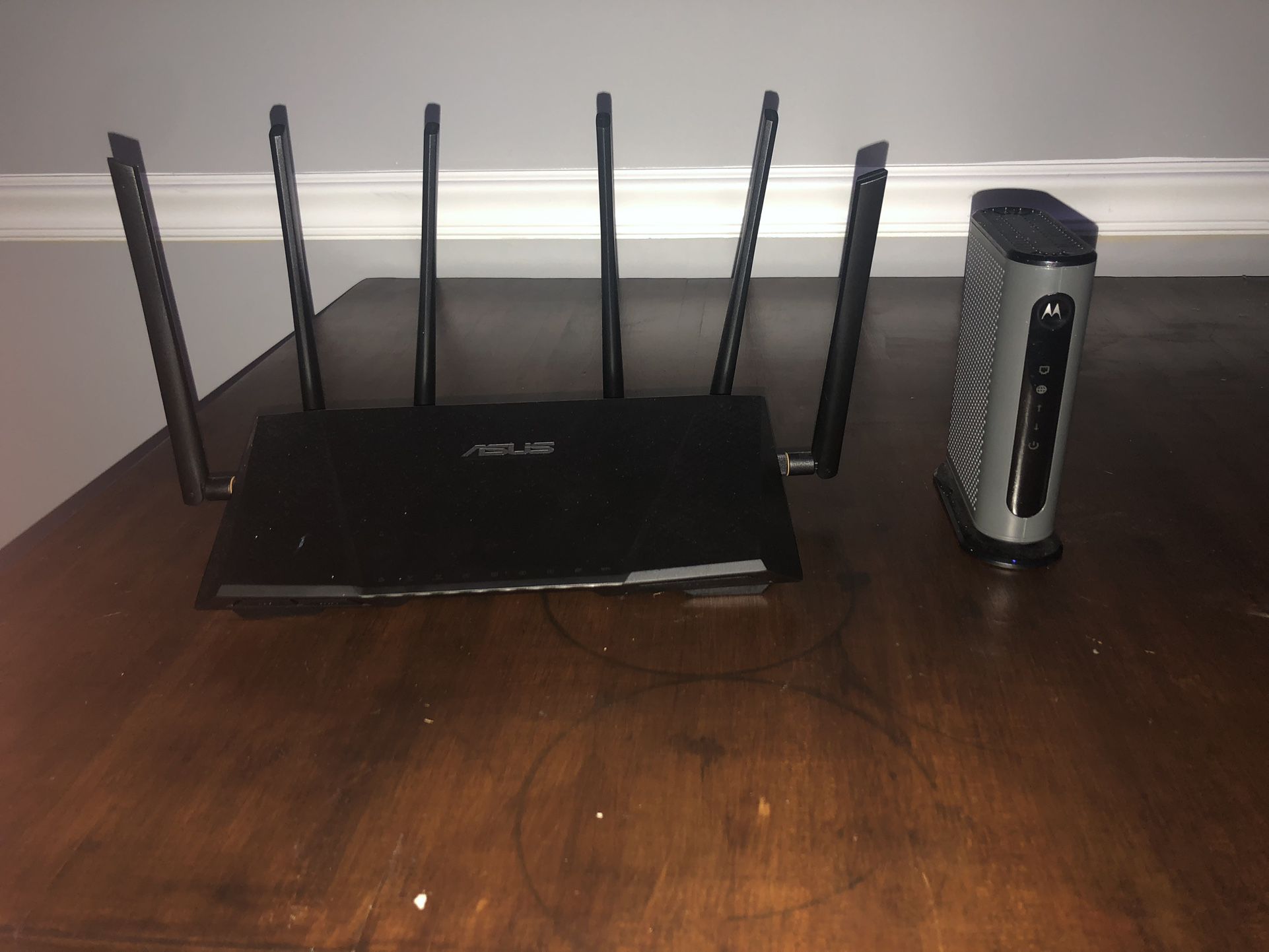 asus ac 3200 tri-band gigabit router and modem