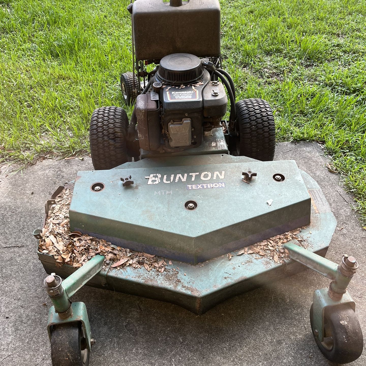 Bunton Textron Ride behind Zero Turn Mower for Sale in Lake City