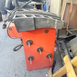 2 Tire balancing Machines