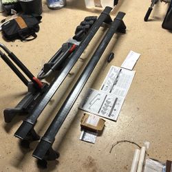 60” Yakima Roof Rack And Kayak Holder Bundle