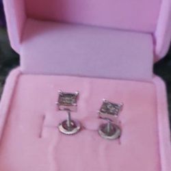 AUTHENTIC  14K  WHITE GOLD REAL DIAMOND  EARRINGS 