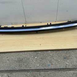 Tesla Model Y Juniper 2025  - 2026 Front Headlight Lamp Light Bar center (contact info removed)-95-C Used Oem 