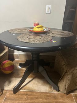 Black Round Table 