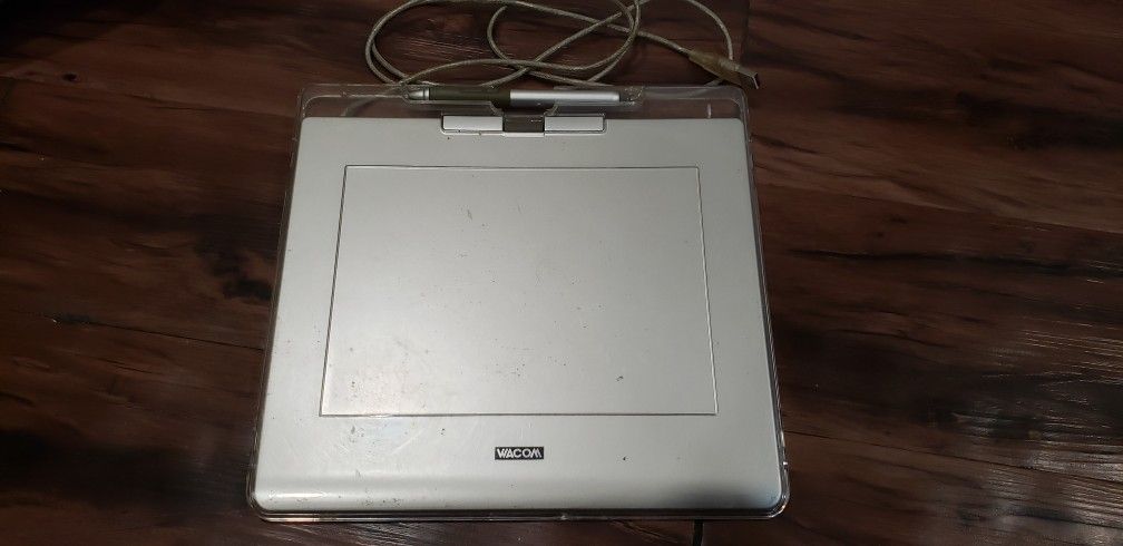 Wacom CTE 640 Silver