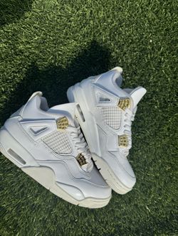 Jordan 4 Metallic Gold  