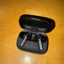 Bang & Olufsen earbuds 4 SALE