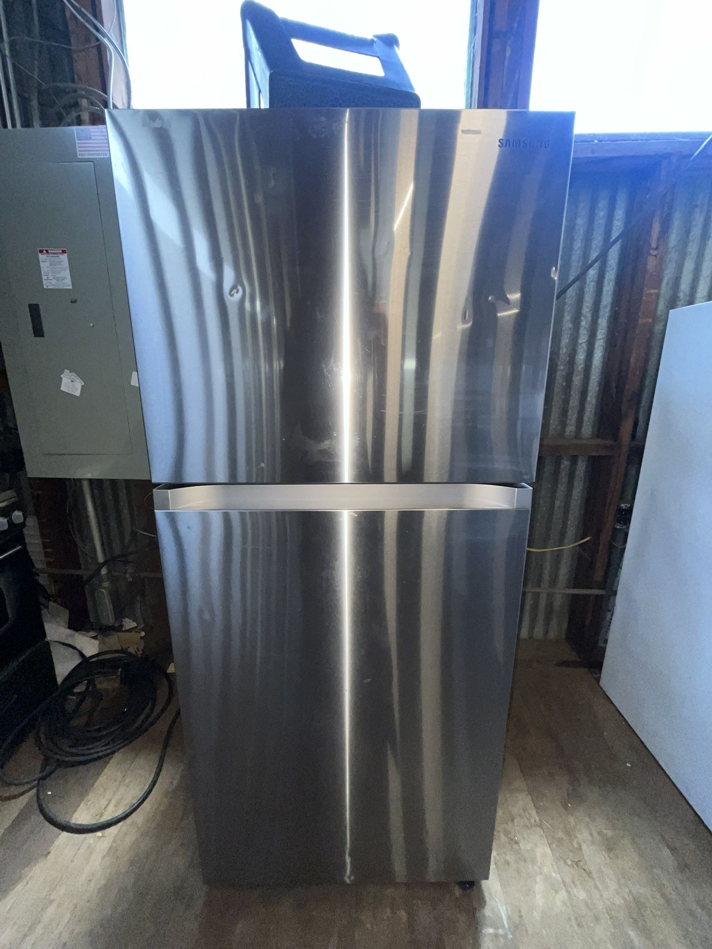 30” Samsung Top Mount Freezer