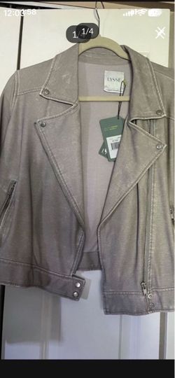 Lysse Moto Jacket with Tags the size is M It’s a vegan leather it’s brand new