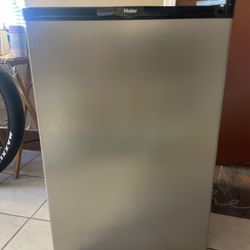 Haier Mini Fridge 