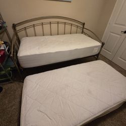 Twin Day Bed With Pop Up Trundle Bed