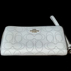 Coach Zip Wallet 