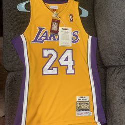 Men's Los Angeles Lakers Kobe Bryant Mitchell & Ness Gold Hardwood Classics 2008-09 Authentic Jersey 