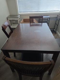 Solid woode table