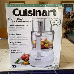 BRAND NEW CUISINART PREP 11 CUP FOOD PROCESSOR. CHECK OUT MY OTHER GREAT BUYS!👍🏻 KENDALL PICK UP.