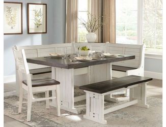 Cottage Style Breakfast Nook