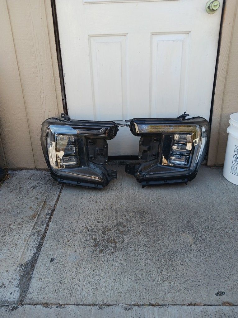 2021-2024 GMC YUKON Head lights OEM