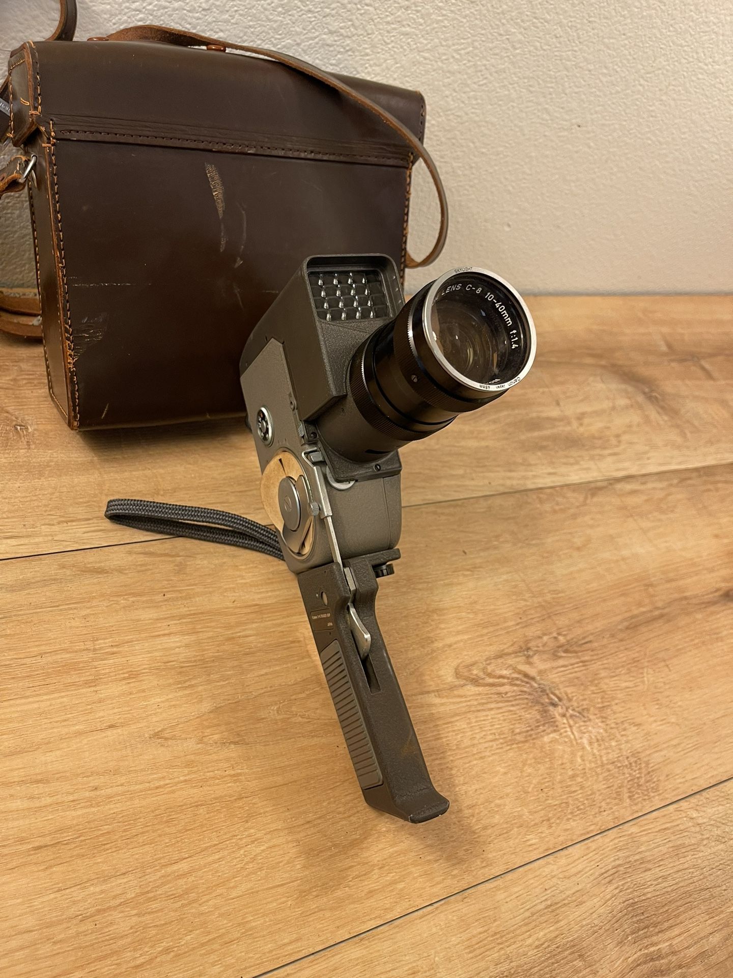 Vintage Canon Reflex Zoom 8 8mm Movie Film Camera w/ C-8 Trigger Grip