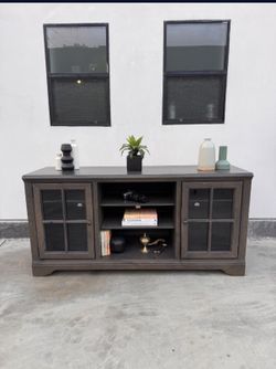 TV MEDIA CONSOLE / ENTERTAINMENT STAND / TV STANDS
