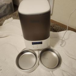 Automatic Cat Feeder 