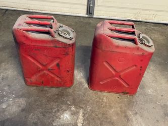Red Metal Jerry Cans – Set of 2