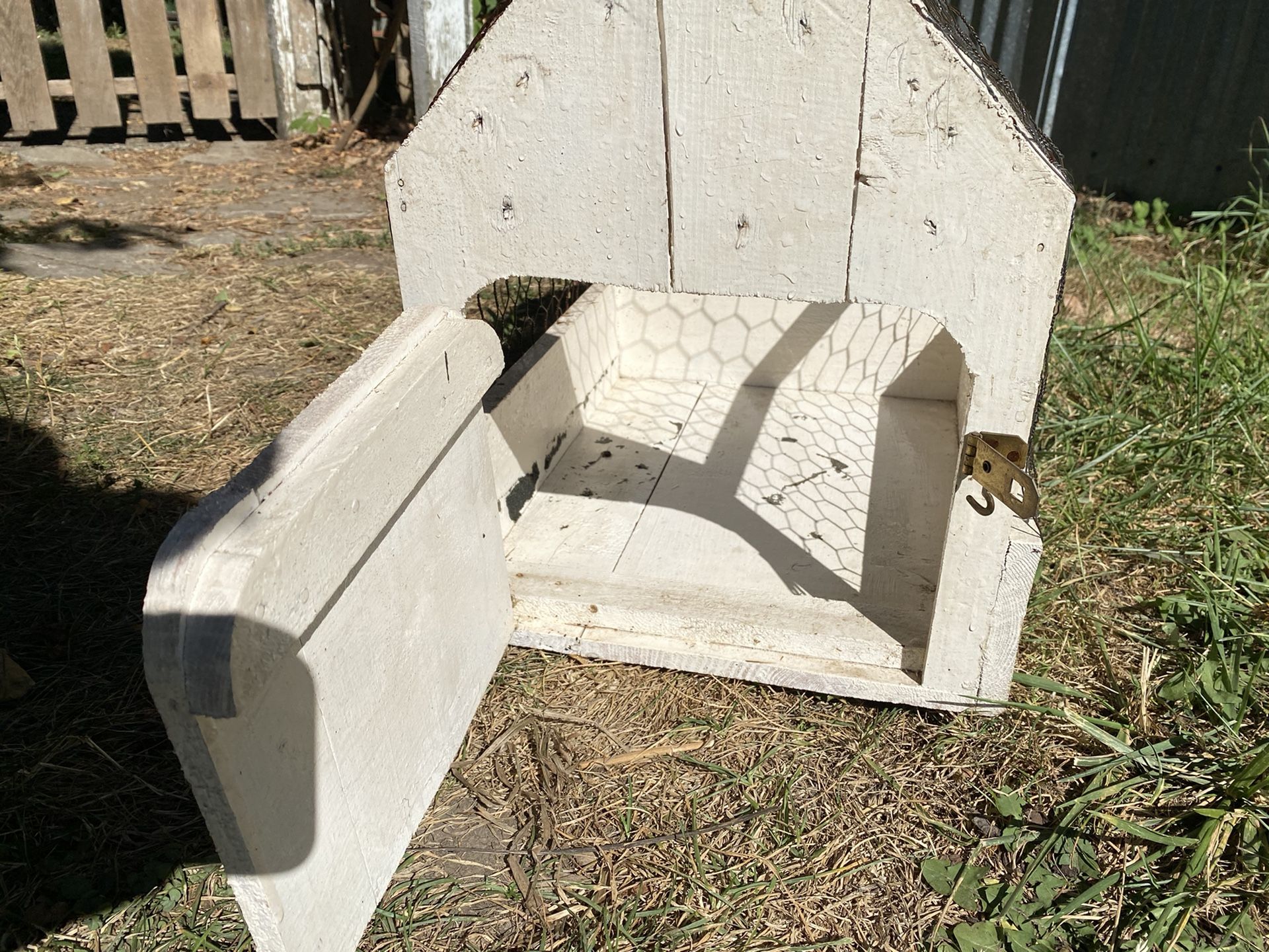 Adorable cute Little Chicken Pen/cage