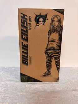 Billie Eilish - Yellow Outfit 