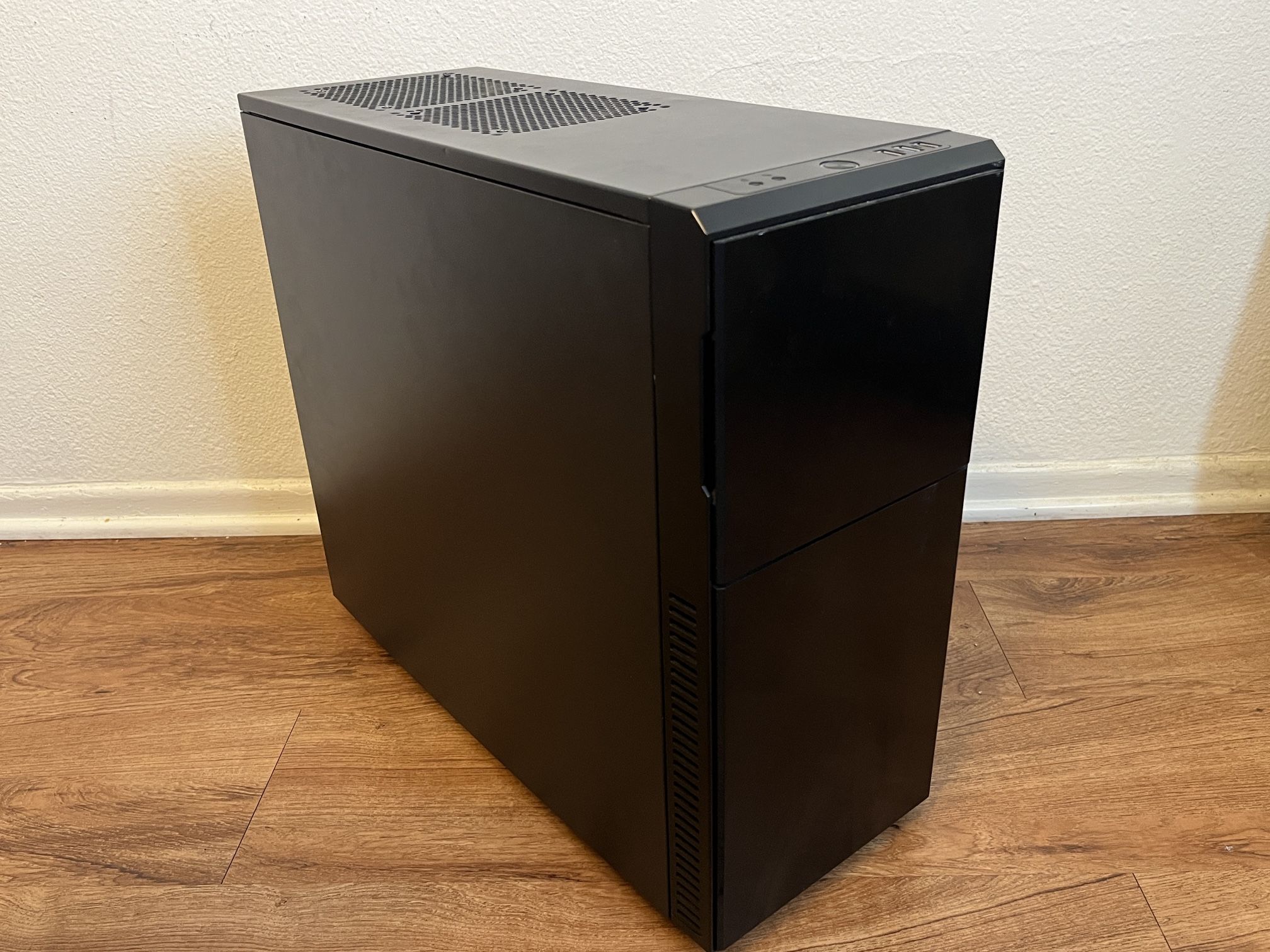 Nanoxia Deep Silence 3 PC Case – Mid Tower ATX – Quiet Build Design - 3 CORSAIR FANS INCLUDED