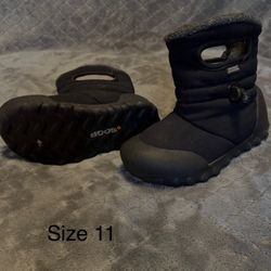 BOGS Size 11