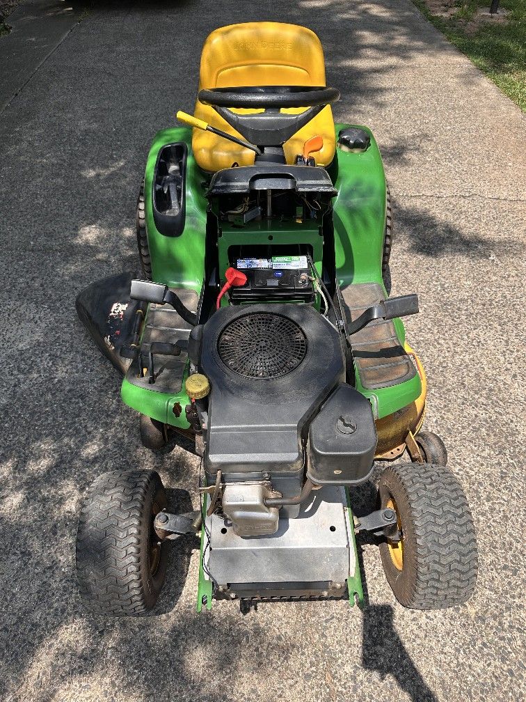 John Deere LT150