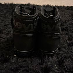 Black Hightop Levi’s
