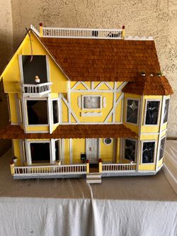 8 room dollhouse
