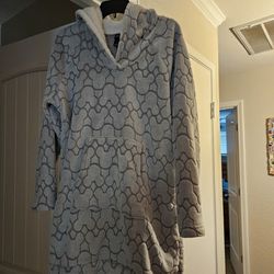 Disney Woman's LARGE Robe Or Gown