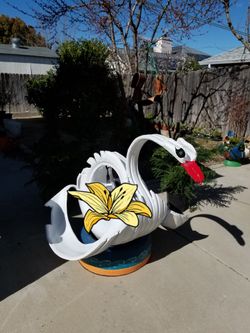 Cisne echo de llantas