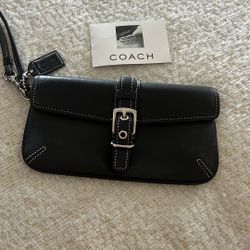 Like New. Coach Leather Wristlet Clutch 
