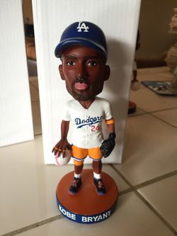 Dodgers Kobe Bobblehead Sole Retriever On 