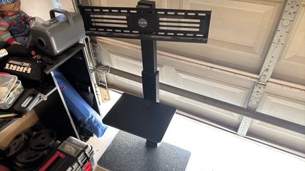 TV stand hold up to 70 inch