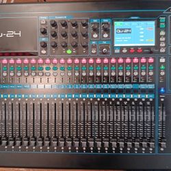 Qu 24 Channel Digital Mixer 