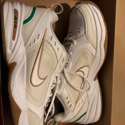 Brand New Nike Air Monarch IV - In Box