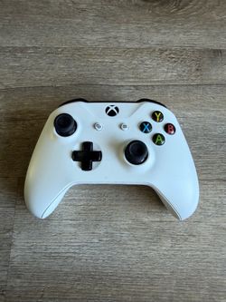 White Xbox One Wireless Controller